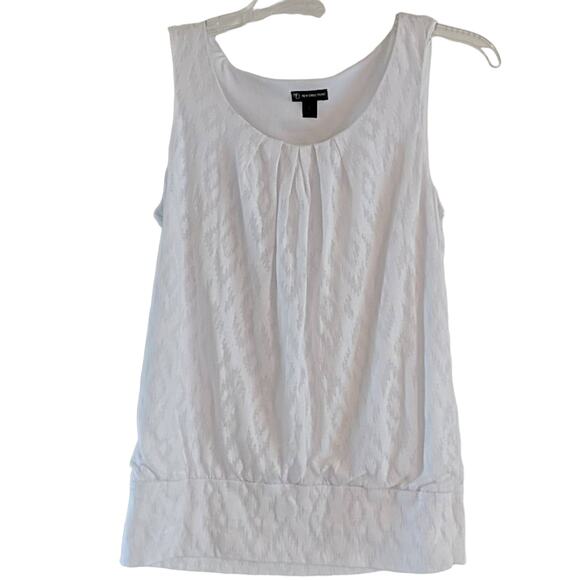 EUC New Directions White Top, S - Picture 1 of 6